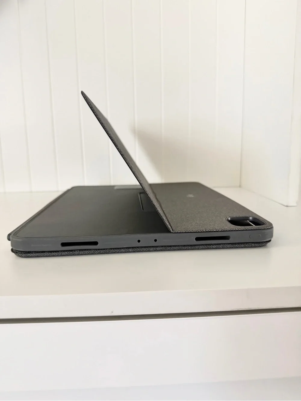 Logitech Fabric Keyboard Case in Dark Gray